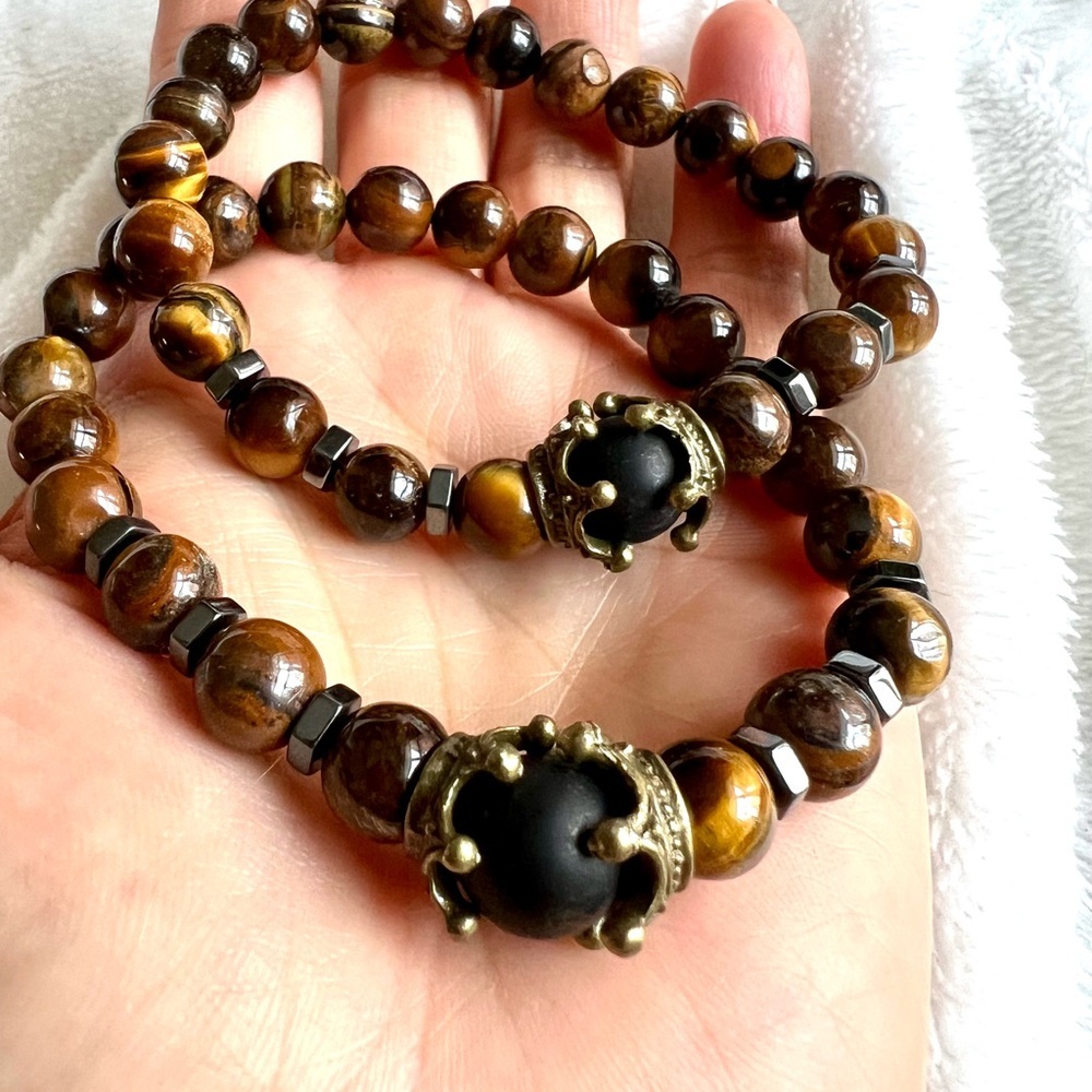 Tiger Eye + Black Onyx + Hematite Crown Mala Bead Bracelet - Picture 3 of 11